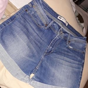LEVI'S High-Waisted Mom Jean Shorts